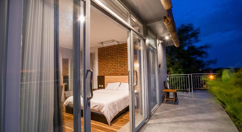 Slumber Party Hostel Canggu - image 3