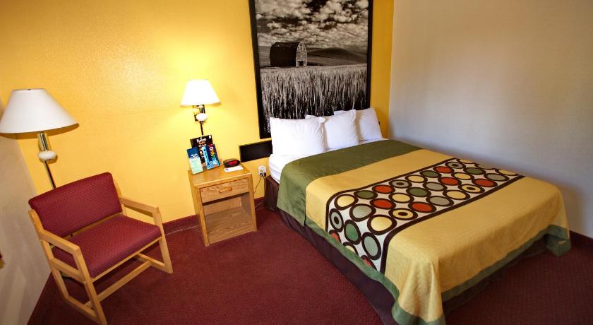 Super 8 By Wyndham Elko photo