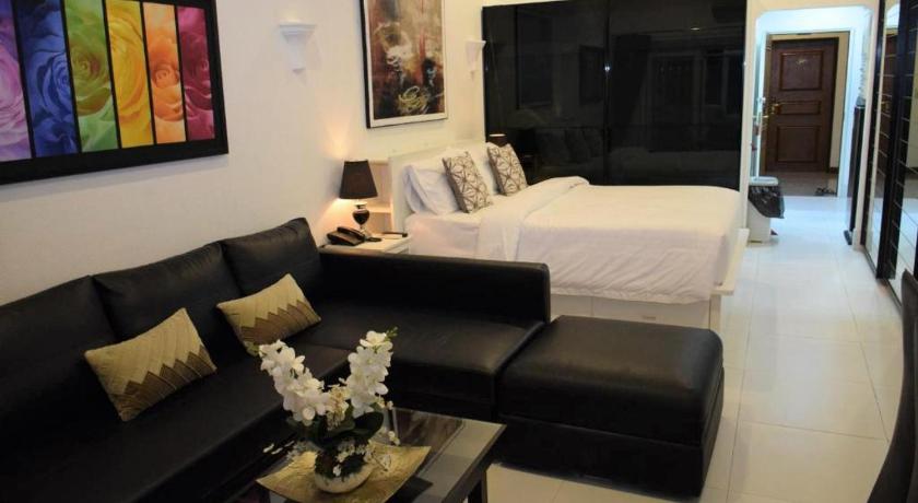 Image of Deluxe Apartment with Garden View - 207 0