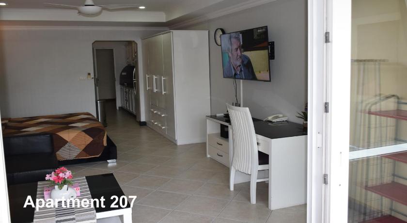 Image of Deluxe Apartment with Garden View - 207 16