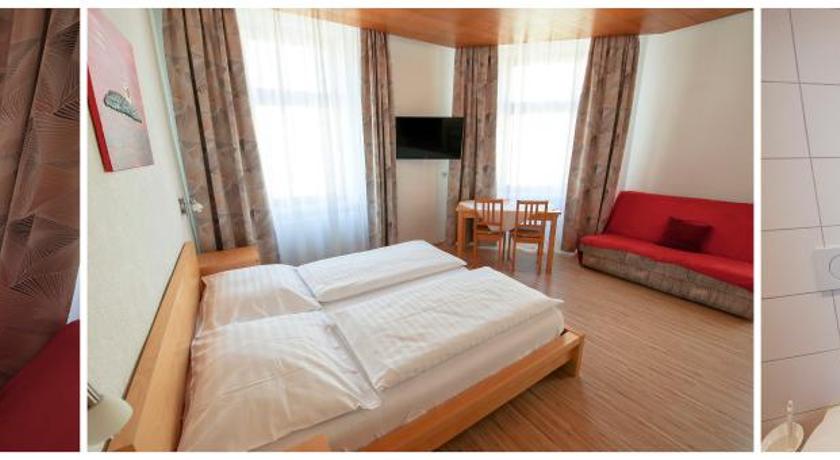 Image of Double room with private bathroom 10