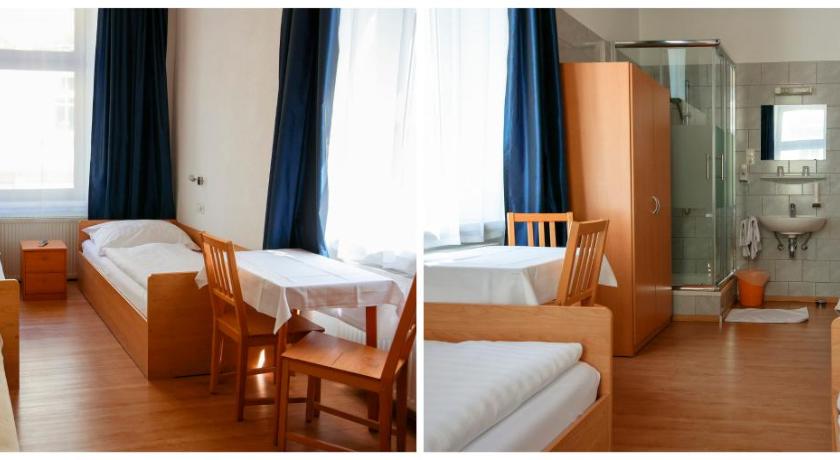 Image of Twin Room with Shared Toilet 8