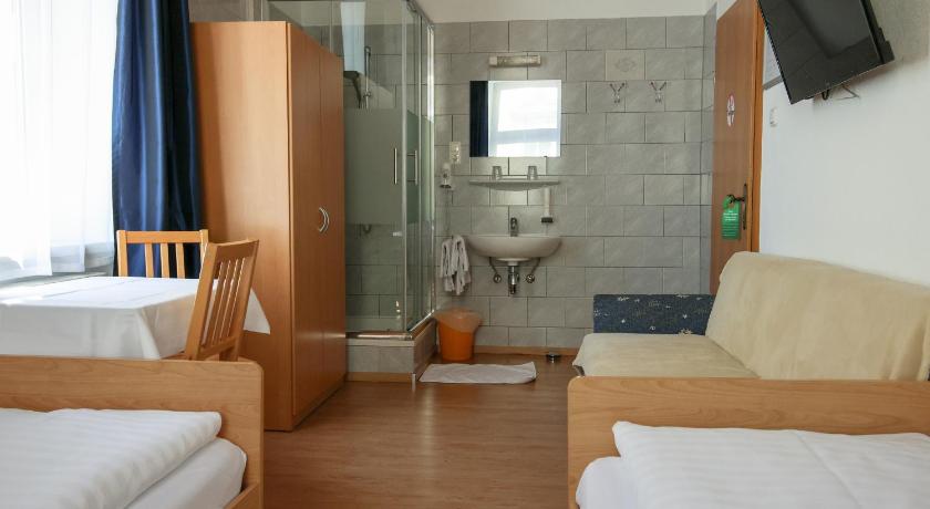 Image of Twin Room with Shared Toilet 0