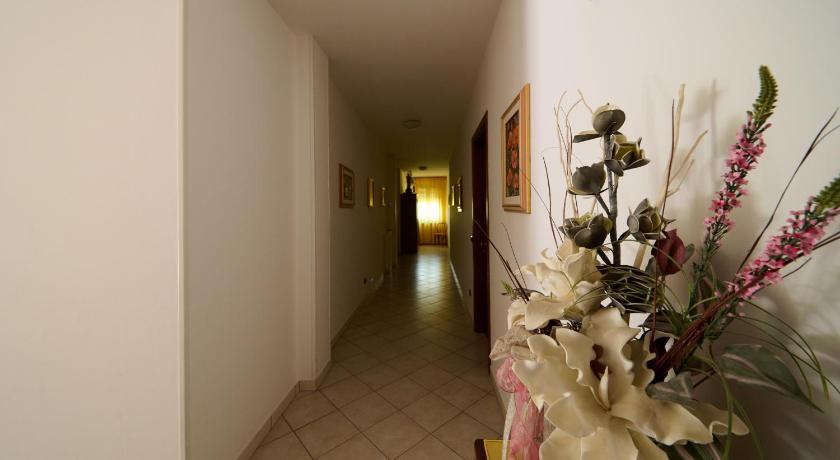 Albergo Shine photo