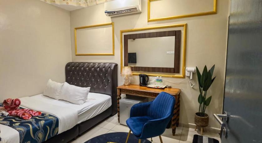 Image of Superior Queen Room 5