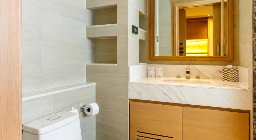 Image of Deluxe Twin 13