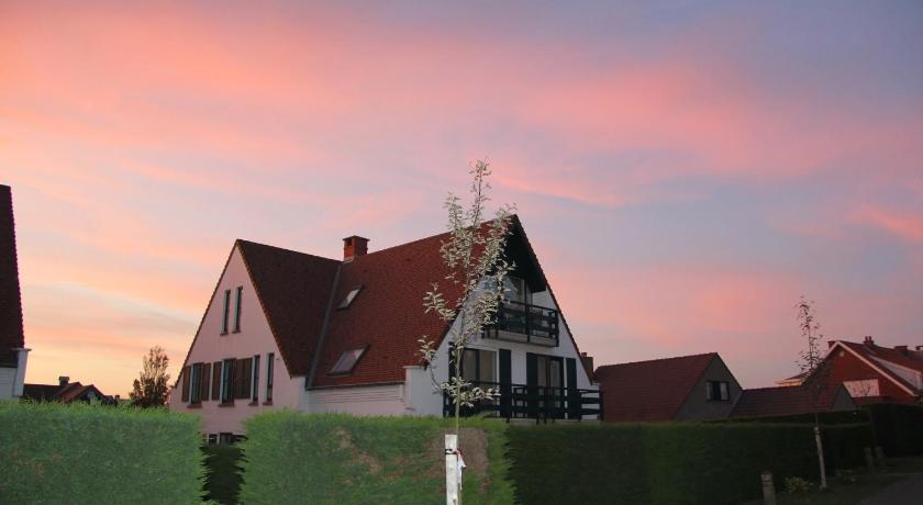Bilderdijklaan 8 Chateau Petit Sable — Hotel in De Haan