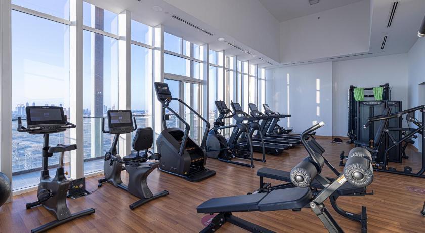 Luxury 1BR with stunning skyline views of Dubai - image 4