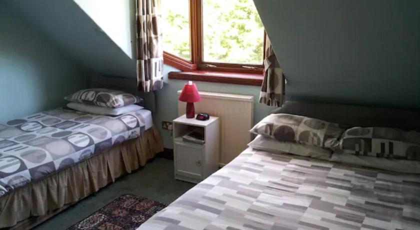 Struy Guest House Room 3 — Hotel in Inverness