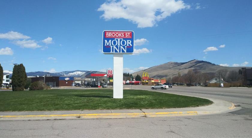 Brooks St. Motor Inn photo