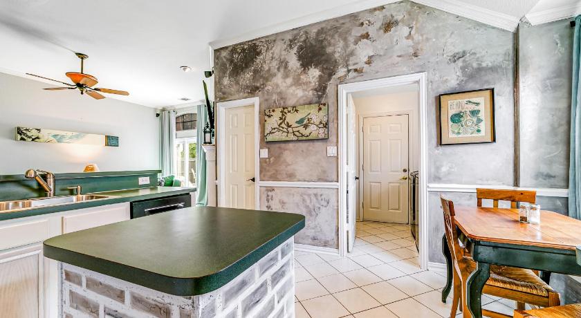 Artful Retreat in Allen photo