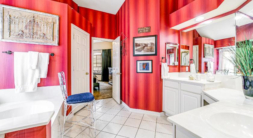 Artful Retreat in Allen photo