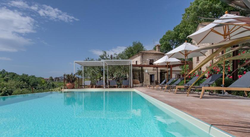 Borgo Baccile by Vini Fantini photo