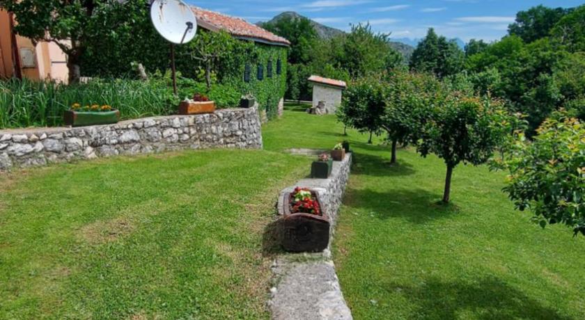 Old house Nilovic photo
