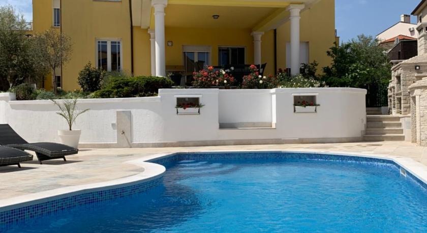 Villa Istriana — Hotel in Liznjan