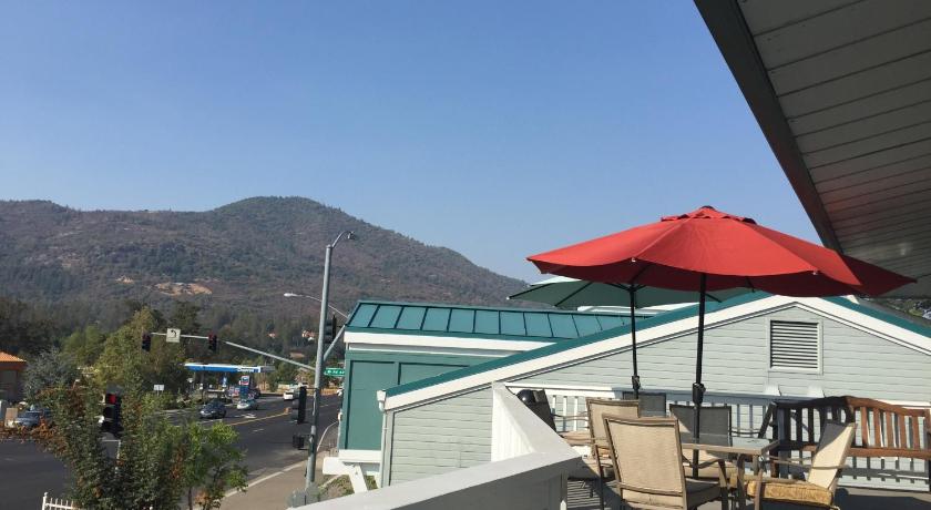 Oakhurst Lodge photo