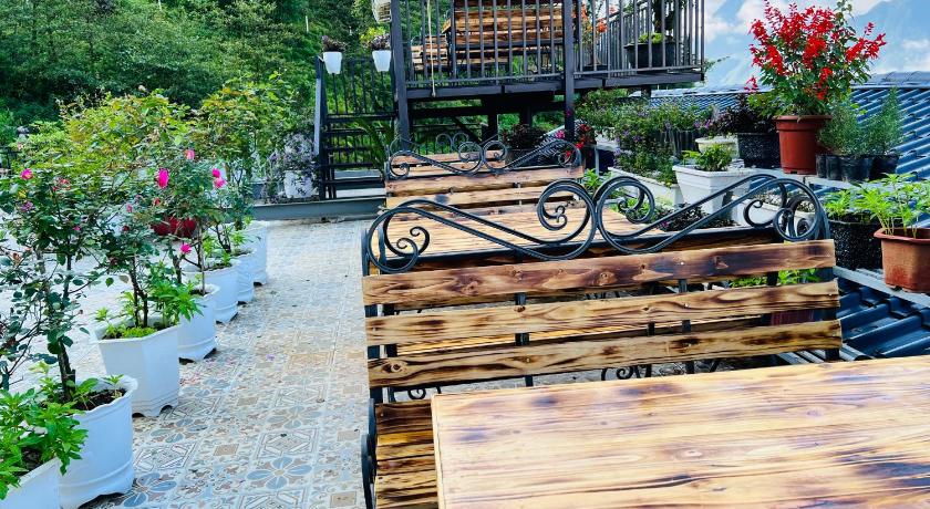 サパ Sapa Grand Hills Hotel Apartments  3つ星 ホテル 眺望