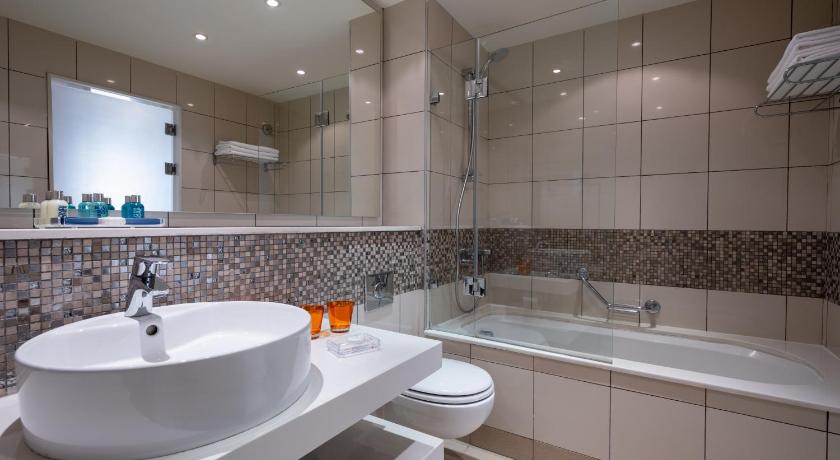 Image of Suite with Sea View 2