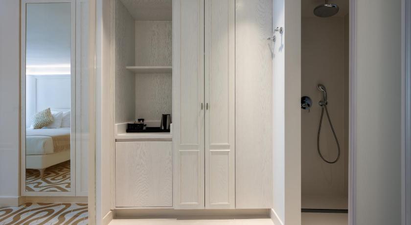 Image of GROUND FLOOR ROOM WITH BALCONY 8