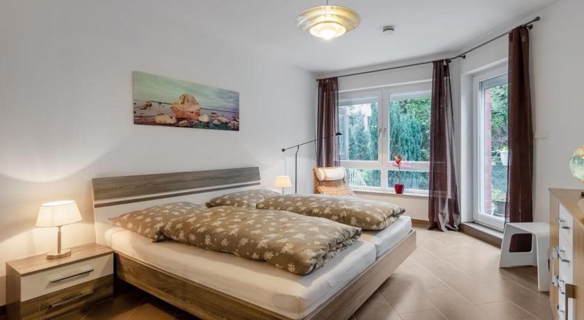 Modernes Apartment in schoner Lage — Hotel in Dusseldorf