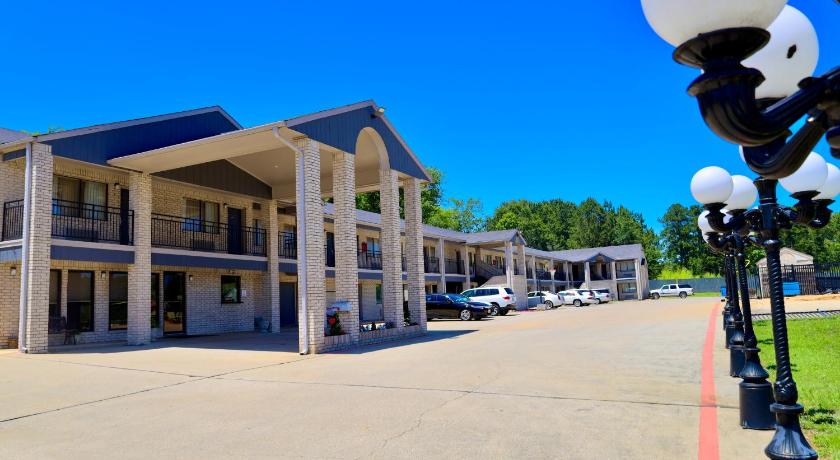 Regency Inn &amp; Suites — Hotel in Gladewater (TX)