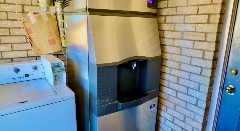 Regency Inn & Suites photo