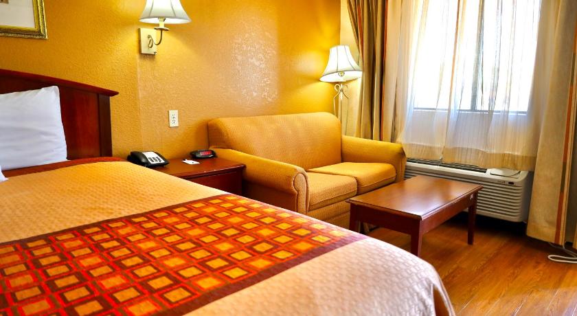 Regency Inn & Suites photo