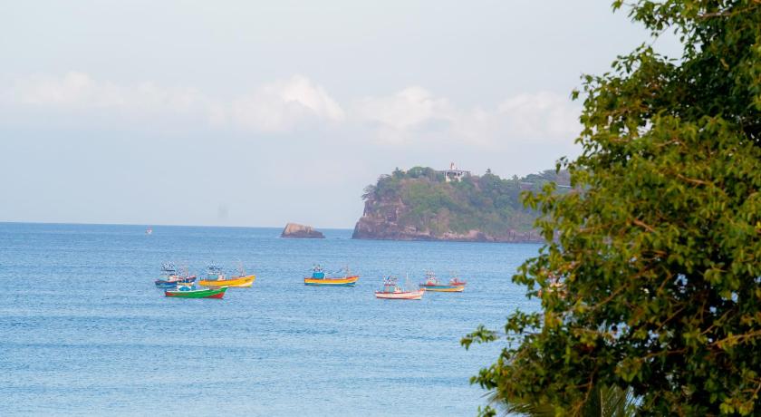 Liyonaa Beach Hotel - image 26