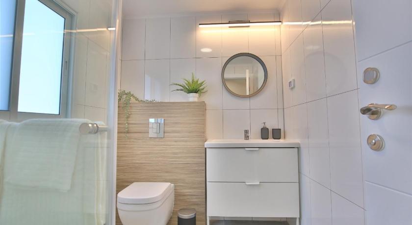 Cozy and stylish 1-bedroom apartment photo