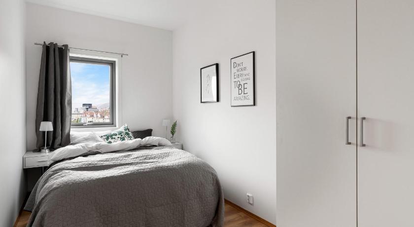 صورة شقة بـ3 غرف نوم (Three-Bedroom Apartment) 11