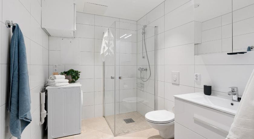 صورة شقة كبيرة بغرفتي نوم (Large Two-Bedroom Apartment) 2