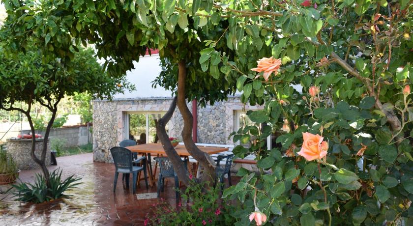 Guardia Piemontese: Ideale per Mare e Terme