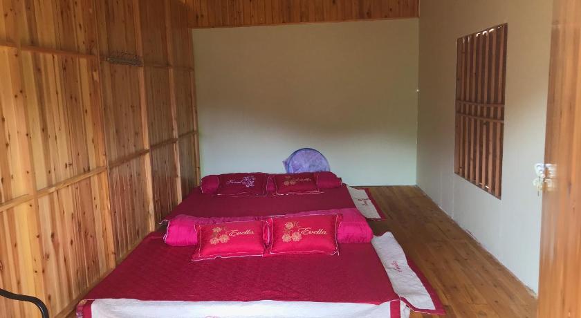 Image of Family Room with Mountain View 1