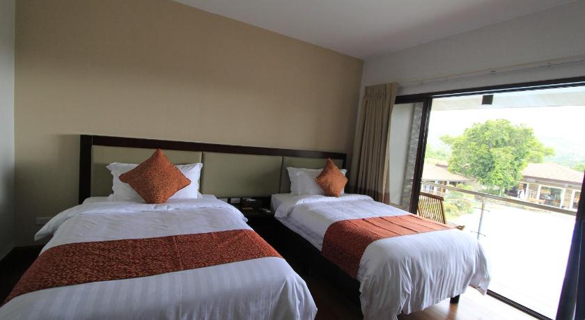Image of Deluxe Room with Two Double Beds 7