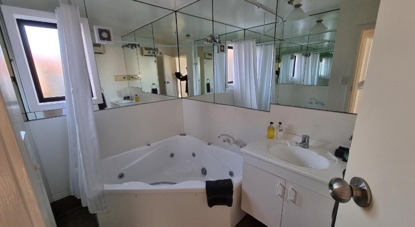 Image of One-Bedroom Apartment 2