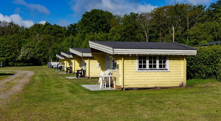 Image of Large Cottage with Shared Bathroom (4 Adults) 5