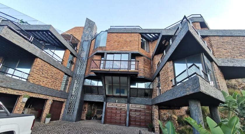Manor on the Hill — Hotel in Johannesburg