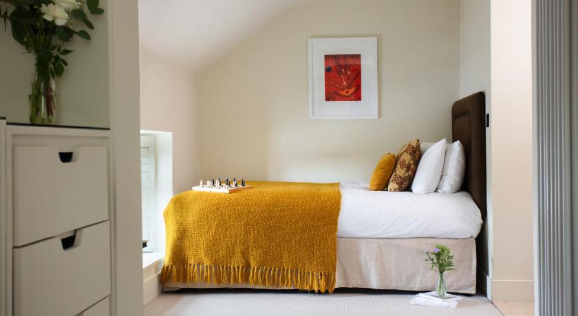 Image of Family Room 4