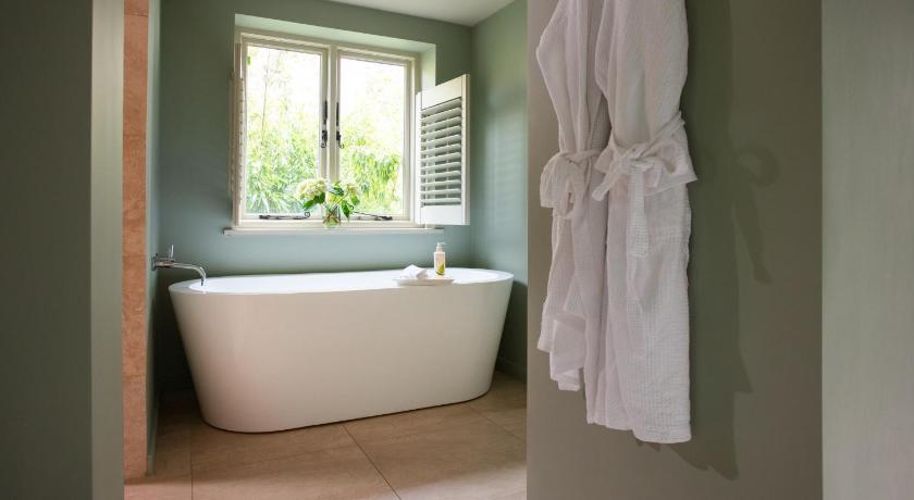 Image of Deluxe Double Room 4
