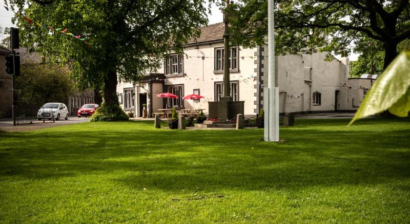 Maypole Inn photo