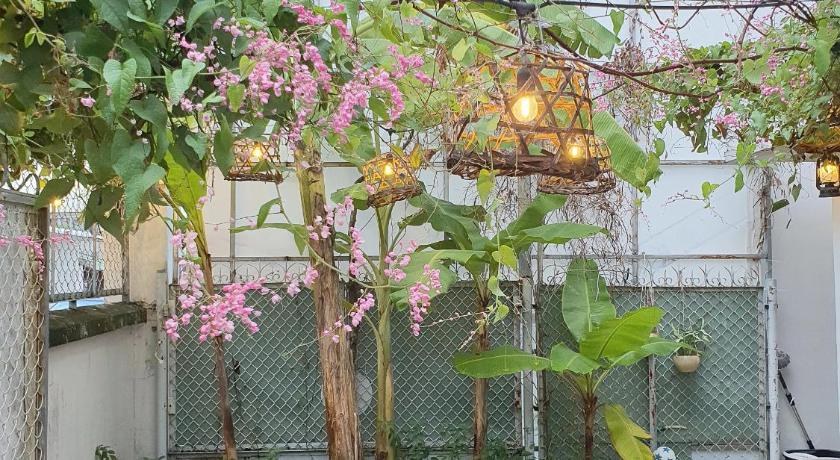 Ni's Homestay - image 43