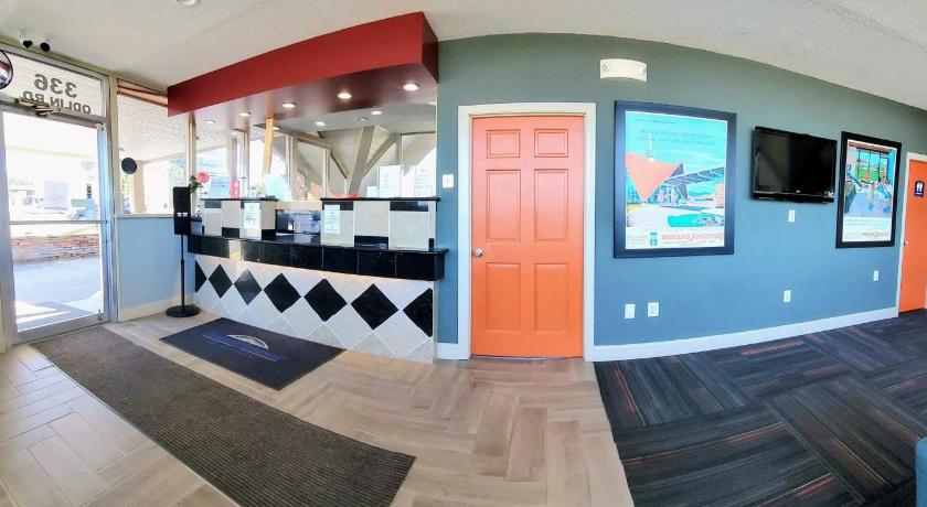 Howard Johnson by Wyndham Bangor photo