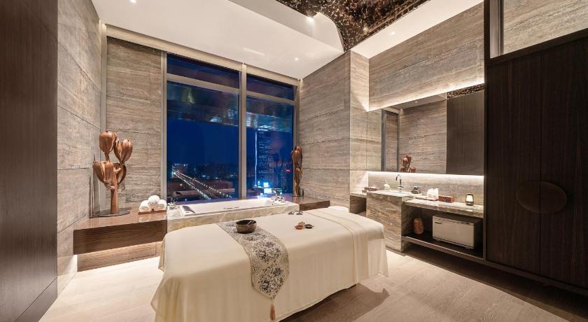 Grand Bay Hotel Chengdu - image 9