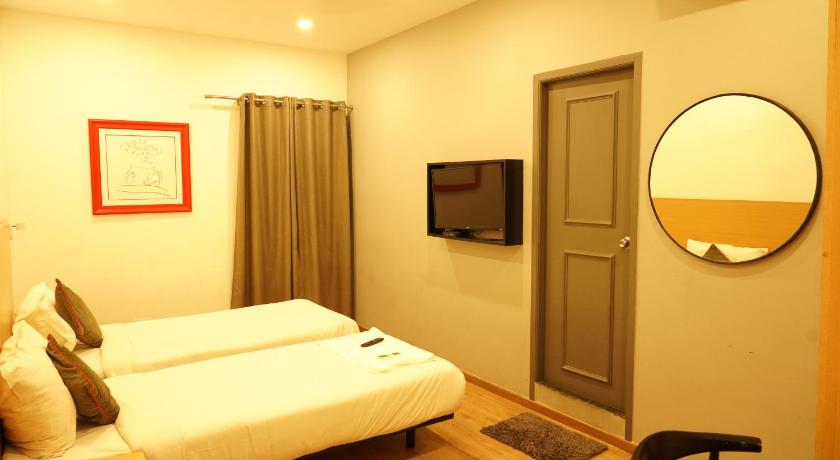 TREETOPS INN photo