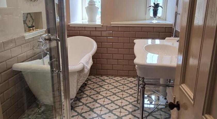 Camelot Castle Hotel photo