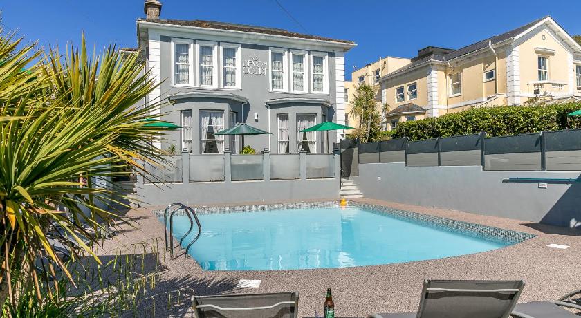 The Devon Court — Hotel in Torquay