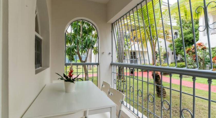 Cozy 2 bdr condo, with pool area and free WIFI photo