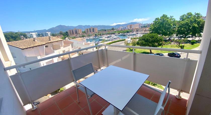 Vista Roses Mar - Apartamento con Piscina — Hotel in Roses