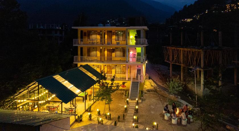Whoopers Hostel Manali – Manali, PA