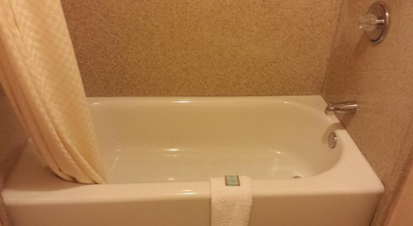 Travelodge by Wyndham Memphis photo